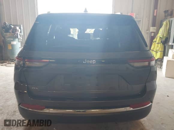 2022 Jeep Grand Cherokee с VIN 1C4RJYB65N8717748, выставлен на аукционе IAAI как лот 42156853 с пробегом 20 349 миль миль и . История ставок и продаж доступна на DreamBid. Изображение 16.