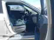 2013 Hyundai Veloster Turbo z VIN KMHTC6AE5DU111316, wystawiony jako IAAI lot #42958535 z przebiegiem 129 523 mil mil oraz . Historia ofert i sprzedaży dostępna na DreamBid. Obrazek 5.