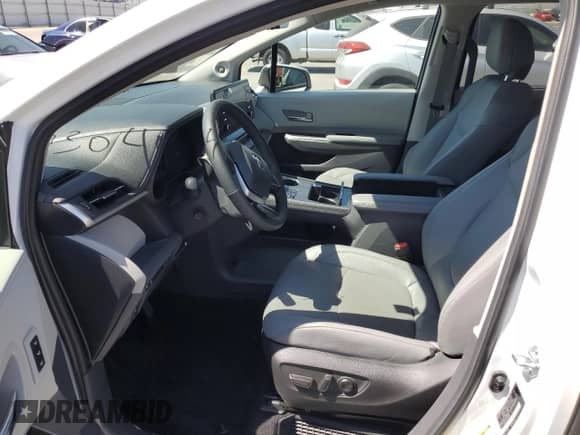 2024 Toyota Sienna Limited с VIN 5TDZRKEC1RS187559, выставлен на аукционе Copart как лот 67304034 с пробегом 17 947 миль миль и Списание • Salvage title. История ставок и продаж доступна на DreamBid. Изображение 7.
