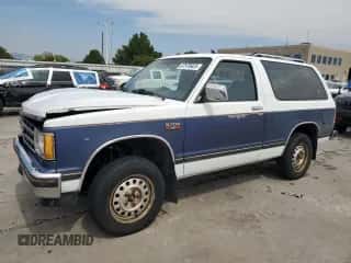 1988 Chevrolet Blazer z VIN 1GNCT18Z1J8167006, wystawiony jako Copart lot #67576925 z przebiegiem 262 492 mil mil oraz Czysty tytuł • Clean title. Historia ofert i sprzedaży dostępna na DreamBid. Obrazek 1.