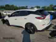 2018 Nissan Murano SV z VIN 5N1AZ2MG7JN136459, wystawiony jako Copart lot #63964075 z przebiegiem 110 429 mil mil oraz Szkoda całkowita • Salvage title. Historia ofert i sprzedaży dostępna na DreamBid. Obrazek 2.