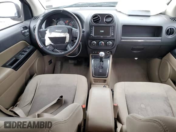 2010 Jeep Compass Latitude с VIN 1J4NF1FB5AD623461, выставлен на аукционе Copart как лот 49132315 с пробегом 113 496 миль миль и Списание • Salvage title. История ставок и продаж доступна на DreamBid. Изображение 8.