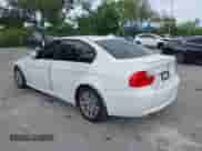 2007 BMW 3 Series 328xi z VIN WBAVC93577KX60169, wystawiony jako IAAI lot #43103137 z przebiegiem 167 734 mil mil oraz . Historia ofert i sprzedaży dostępna na DreamBid. Obrazek 3.