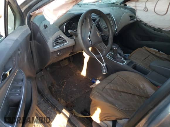 2018 Chevrolet Cruze LT z VIN 3G1BH6SE3JS636492, wystawiony jako Copart lot #80988884 z przebiegiem Nie podano mil oraz Szkoda całkowita • Salvage title. Historia ofert i sprzedaży dostępna na DreamBid. Obrazek 8.