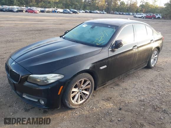 2015 BMW 5 Series 528i xDrive z VIN WBA5A7C51FD627226, wystawiony jako IAAI lot #43389818 z przebiegiem Nie podano mil oraz . Historia ofert i sprzedaży dostępna na DreamBid. Obrazek 2.