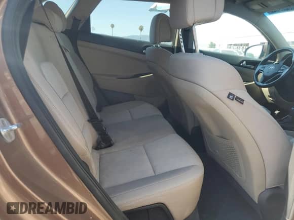 2016 Hyundai Tucson Sport z VIN KM8J33A2XGU247201, wystawiony jako Copart lot #64049965 z przebiegiem 83 721 mil mil oraz Czysty tytuł • Clean title. Historia ofert i sprzedaży dostępna na DreamBid. Obrazek 11.