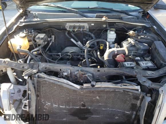 2008 Mercury Mariner with VIN 4M2CU91Z78KJ39202, listed as a Copart auction lot 80437014 with 205,709 mi miles and Salvage title. Bid and sale history available at DreamBid. Image 13.