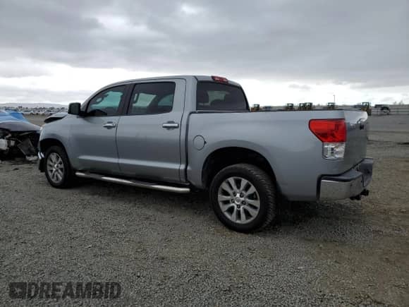 2013 Toyota Tundra Limited с VIN 5TFHW5F11DX313845, выставлен на аукционе Copart как лот 55480355 с пробегом 352 781 миль миль и Списание • Salvage title. История ставок и продаж доступна на DreamBid. Изображение 2.