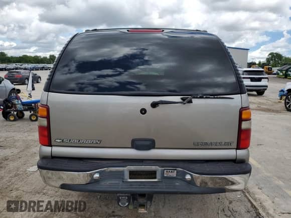2000 Chevrolet Suburban LT z VIN 3GNFK16T4YG157766, wystawiony jako Copart lot #56097635 z przebiegiem 209 755 mil mil oraz Szkoda całkowita • Salvage title. Historia ofert i sprzedaży dostępna na DreamBid. Obrazek 6.