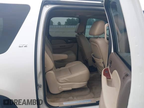 2009 Chevrolet Suburban LTZ с VIN 1GNFC36029R257896, выставлен на аукционе IAAI как лот 42446243 с пробегом 232 989 миль миль и . История ставок и продаж доступна на DreamBid. Изображение 8.