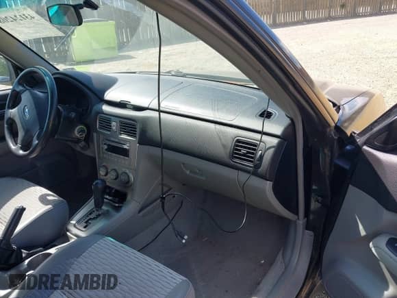 2004 Subaru Forester XS with VIN JF1SG65614H715449, listed as a IAAI auction lot 43124208 with 125,544 mi miles and . Bid and sale history available at DreamBid. Image 5.