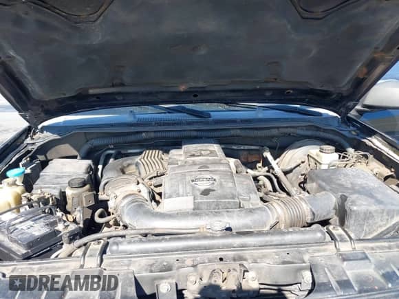 2005 Nissan Pathfinder SE z VIN 5N1AR18W85C788780, wystawiony jako IAAI lot #41777215 z przebiegiem 218 764 mil mil oraz . Historia ofert i sprzedaży dostępna na DreamBid. Obrazek 10.