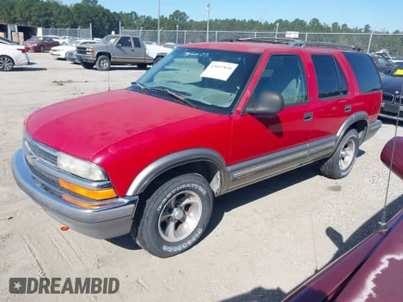 1998 Chevrolet Blazer LS с VIN 1GNCS13W3W2251015, выставлен на аукционе IAAI как лот 43497810 с пробегом 177 248 миль миль и . История ставок и продаж доступна на DreamBid. Изображение 2.