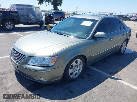 2010 Hyundai Sonata Limited с VIN 5NPEU4AF7AH599438, выставлен на аукционе IAAI как лот 42489726 с пробегом 108 158 миль миль и . История ставок и продаж доступна на DreamBid. Изображение 18.