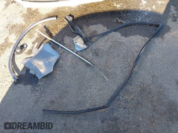 2013 Toyota Camry LE z VIN 4T1BD1FK8DU086213, wystawiony jako IAAI lot #43007894 z przebiegiem 88 970 mil mil oraz . Historia ofert i sprzedaży dostępna na DreamBid. Obrazek 12.