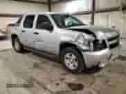 2010 Chevrolet Avalanche LS with VIN 3GNVKEE09AG272010, listed as a Copart auction lot 52008485 with 152,496 mi miles and Salvage title. Bid and sale history available at DreamBid. Image 4.