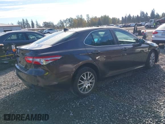 2019 Toyota Camry SE z VIN 4T1B11HK3KU188960, wystawiony jako IAAI lot #43407403 z przebiegiem 97 496 mil mil oraz . Historia ofert i sprzedaży dostępna na DreamBid. Obrazek 4.