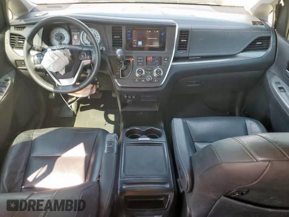 2017 Toyota Sienna SE with VIN 5TDXZ3DCXHS894141, listed as a Copart auction lot 68968775 with 109,334 mi miles and Salvage title. Bid and sale history available at DreamBid. Image 8.