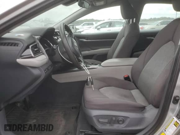 2019 Toyota Camry SE z VIN 4T1B11HK1KU853497, wystawiony jako Copart lot #82010015 z przebiegiem 101 804 mil mil oraz Szkoda całkowita • Salvage title. Historia ofert i sprzedaży dostępna na DreamBid. Obrazek 7.