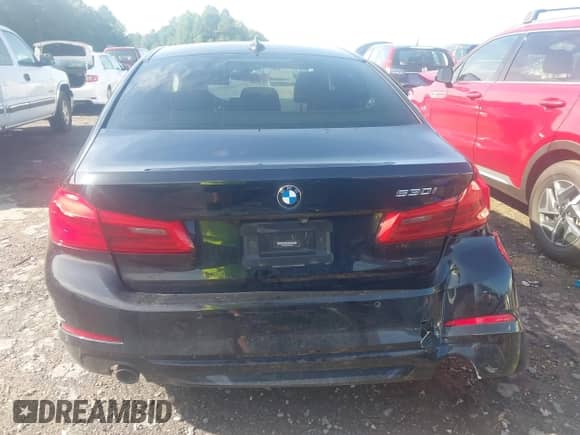 2019 BMW 5 Series 530i с VIN WBAJA5C53KBX46825, выставлен на аукционе IAAI как лот 42670532 с пробегом 65 190 миль миль и . История ставок и продаж доступна на DreamBid. Изображение 17.