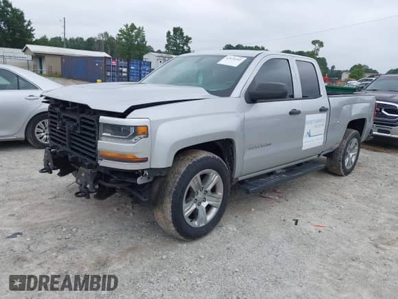 2017 Chevrolet Silverado 1500 Custom с VIN 1GCRCPEH8HZ246260, выставлен на аукционе IAAI как лот 42876102 с пробегом 138 413 миль миль и . История ставок и продаж доступна на DreamBid. Изображение 17.