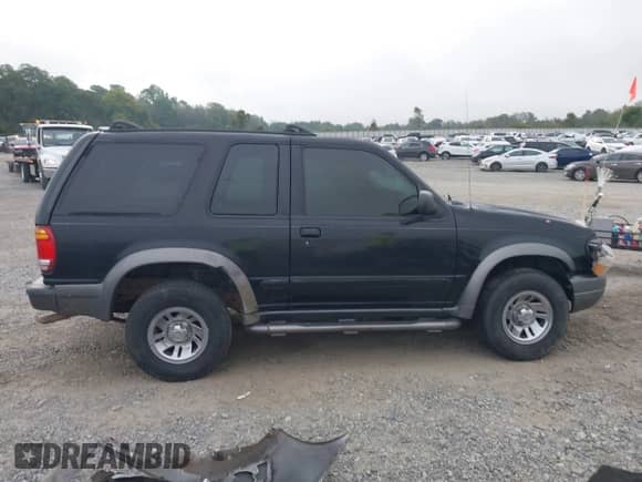 2000 Ford Explorer Sport с VIN 1FMYU60E0YUA32680, выставлен на аукционе IAAI как лот 43313986 с пробегом 286 978 миль миль и . История ставок и продаж доступна на DreamBid. Изображение 13.