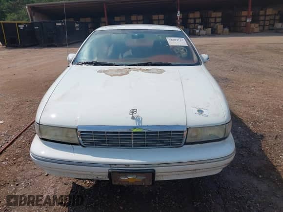 1994 Chevrolet Caprice z VIN 1G1BN52W4RR110415, wystawiony jako IAAI lot #42984747 z przebiegiem Nie podano mil oraz . Historia ofert i sprzedaży dostępna na DreamBid. Obrazek 6.