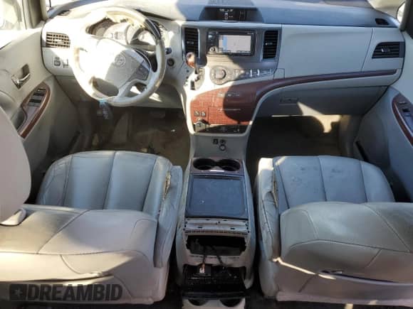 2013 Toyota Sienna XLE AAS с VIN 5TDYK3DCXDS365887, выставлен на аукционе Copart как лот 90438455 с пробегом 279 518 миль миль и Чистый • Clean title. История ставок и продаж доступна на DreamBid. Изображение 8.