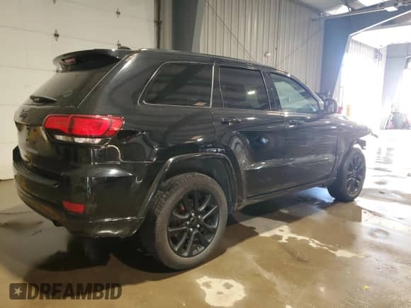 2018 Jeep Grand Cherokee Altitude with VIN 1C4RJFAG5JC305593, listed as a Copart auction lot 82575745 with 182,493 mi miles and Salvage title. Bid and sale history available at DreamBid. Image 3.