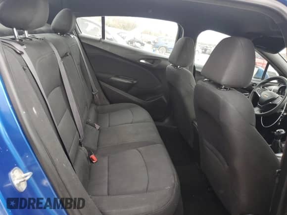 2017 Chevrolet Cruze LT z VIN 1G1BD5SM8H7196677, wystawiony jako Copart lot #84958004 z przebiegiem 103 283 mil mil oraz Szkoda całkowita • Salvage title. Historia ofert i sprzedaży dostępna na DreamBid. Obrazek 10.