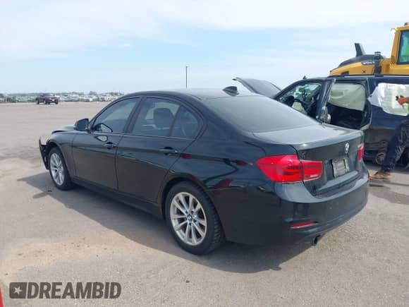 2017 BMW 3 Series 320i с VIN WBA8E1G32HNU16279, выставлен на аукционе IAAI как лот 43242162 с пробегом 53 162 миль миль и . История ставок и продаж доступна на DreamBid. Изображение 3.