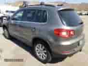 2010 Volkswagen Tiguan SE с VIN WVGBV7AX5AW520736, выставлен на аукционе Copart как лот 71620975 с пробегом 132 224 миль миль и Чистый • Clean title. История ставок и продаж доступна на DreamBid. Изображение 2.