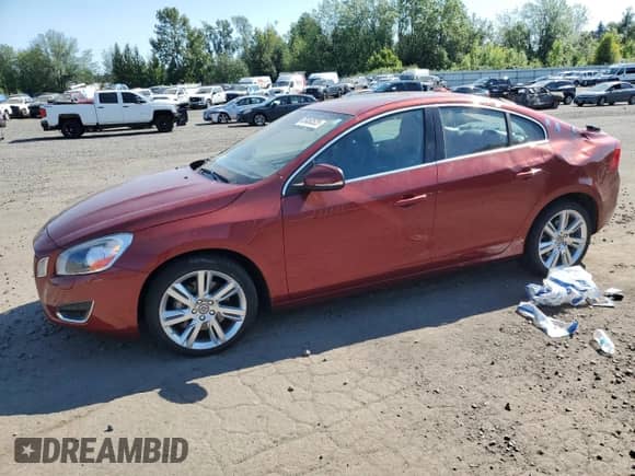 2013 Volvo S60 T6 R-Design Platinum с VIN YV1902FH0D2174865, выставлен на аукционе Copart как лот 65460525 с пробегом 42 798 миль миль и Списание • Salvage title. История ставок и продаж доступна на DreamBid. Изображение 1.