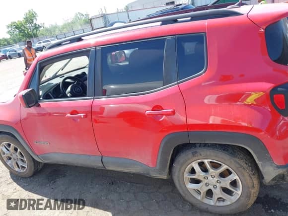 2017 Jeep Renegade Latitude с VIN ZACCJABB9HPG01993, выставлен на аукционе IAAI как лот 42271107 с пробегом Не указан миль и . История ставок и продаж доступна на DreamBid. Изображение 13.