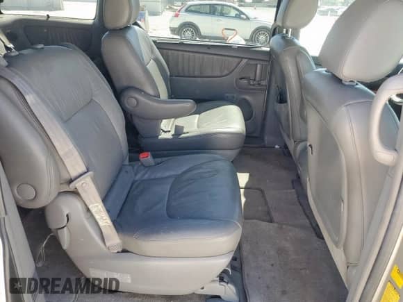 2010 Toyota Sienna XLE с VIN 5TDYK4CC3AS294874, выставлен на аукционе Copart как лот 85746225 с пробегом 178 594 миль миль и Списание • Salvage title. История ставок и продаж доступна на DreamBid. Изображение 11.
