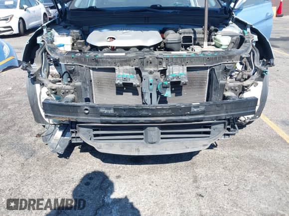 2015 Hyundai Sonata Limited с VIN KMHEC4A45FA128951, выставлен на аукционе IAAI как лот 43076375 с пробегом 104 412 миль миль и . История ставок и продаж доступна на DreamBid. Изображение 6.