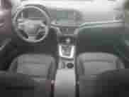 2018 Hyundai Elantra SE z VIN 5NPD74LF7JH394377, wystawiony jako Copart lot #80577335 z przebiegiem 101 915 mil mil oraz Szkoda całkowita • Salvage title. Historia ofert i sprzedaży dostępna na DreamBid. Obrazek 8.