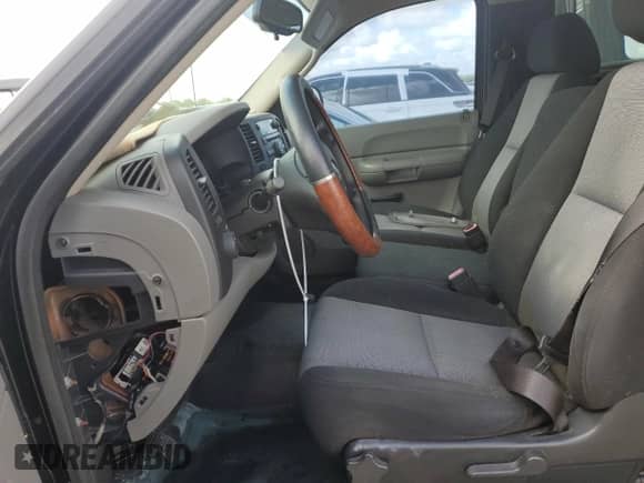 2009 Chevrolet Silverado 1500 Work Truck with VIN 1GCEC14C19Z239282, listed as a Copart auction lot 74714994 with Not provided miles and Salvage title. Bid and sale history available at DreamBid. Image 7.