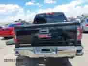 2018 GMC Sierra 1500 SLT z VIN 3GTP1NEC4JG171276, wystawiony jako IAAI lot #42978868 z przebiegiem 118 290 mil mil oraz . Historia ofert i sprzedaży dostępna na DreamBid. Obrazek 16.