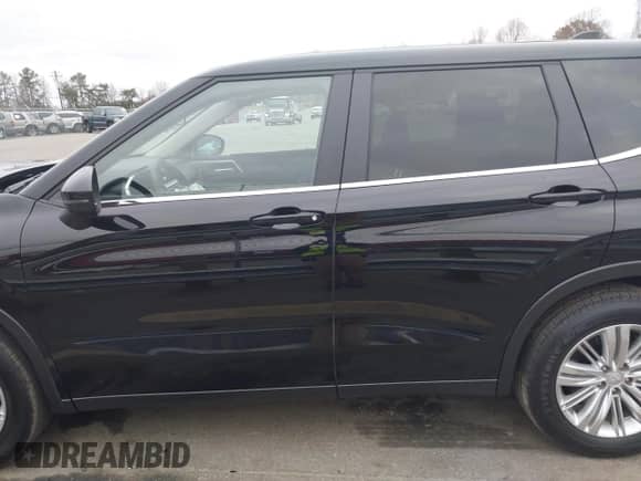 2024 Mitsubishi Outlander ES with VIN JA4J3UA89RZ031760, listed as a IAAI auction lot 41140604 with 54,640 mi miles and . Bid and sale history available at DreamBid. Image 14.