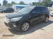 2018 Ford Escape SE z VIN 1FMCU9GD8JUB75679, wystawiony jako Copart lot #68539115 z przebiegiem 168 881 mil mil oraz Szkoda całkowita • Salvage title. Historia ofert i sprzedaży dostępna na DreamBid. Obrazek 1.