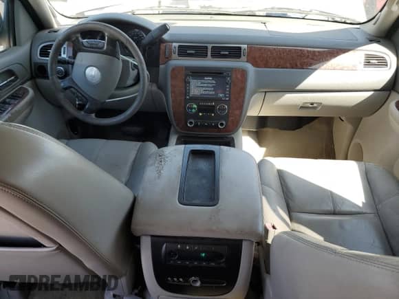 2007 Chevrolet Suburban LTZ with VIN 3GNFK16317G267995, listed as a Copart auction lot 70429295 with 336,888 mi miles and Clean title. Bid and sale history available at DreamBid. Image 8.