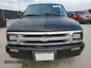 1996 Chevrolet S-10 LS with VIN 1GCCS19X1T8195870, listed as a Copart auction lot 71971805 with 169,682 mi miles and Salvage title. Bid and sale history available at DreamBid. Image 5.
