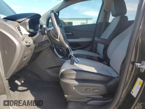 2021 Chevrolet Trax LT with VIN KL7CJLSB4MB310136, listed as a Copart auction lot 81715565 with 88,509 mi miles and Salvage title. Bid and sale history available at DreamBid. Image 7.