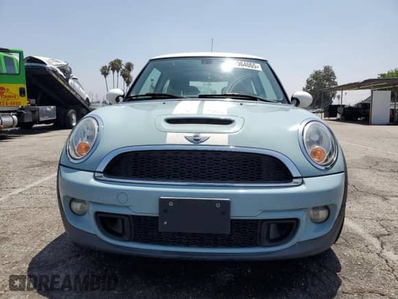 2013 MINI Hardtop S with VIN WMWSV3C5XDT390187, listed as a Copart auction lot 62964065 with 114,094 mi miles and Clean title. Bid and sale history available at DreamBid. Image 5.