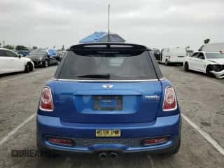 2012 MINI Hardtop S with VIN WMWSV3C56CTY17072, listed as a Copart auction lot 58275165 with 101,542 mi miles and Salvage title. Bid and sale history available at DreamBid. Image 6.