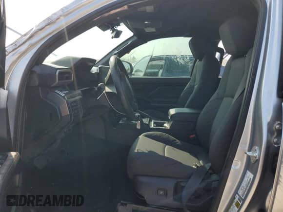 2025 Toyota Tacoma SR5 с VIN 3TYKB5FN9ST019699, выставлен на аукционе Copart как лот 86681295 с пробегом 1 276 миль миль и На запчасти • Non repairable. История ставок и продаж доступна на DreamBid. Изображение 7.