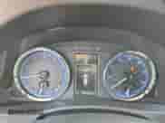 2019 Toyota Corolla LE z VIN 5YFBURHE4KP857447, wystawiony jako Copart lot #70769985 z przebiegiem 104 352 mil mil oraz Szkoda całkowita • Salvage title. Historia ofert i sprzedaży dostępna na DreamBid. Obrazek 9.