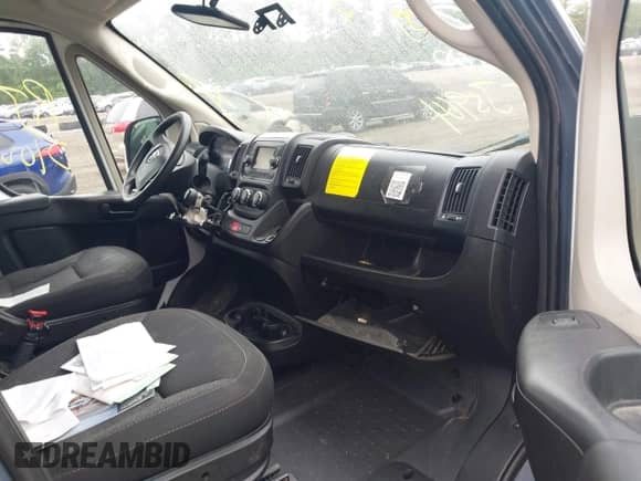 2018 Ram ProMaster Cargo z VIN 3C6TRVDG2JE161358, wystawiony jako IAAI lot #42462742 z przebiegiem Nie podano mil oraz . Historia ofert i sprzedaży dostępna na DreamBid. Obrazek 5.