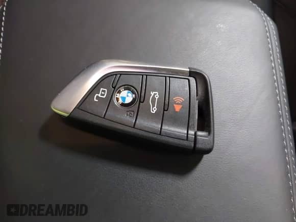 2022 BMW M3 Competition z VIN WBS33AY04NFN11206, wystawiony jako IAAI lot #41286638 z przebiegiem 6 086 mil mil oraz . Historia ofert i sprzedaży dostępna na DreamBid. Obrazek 11.